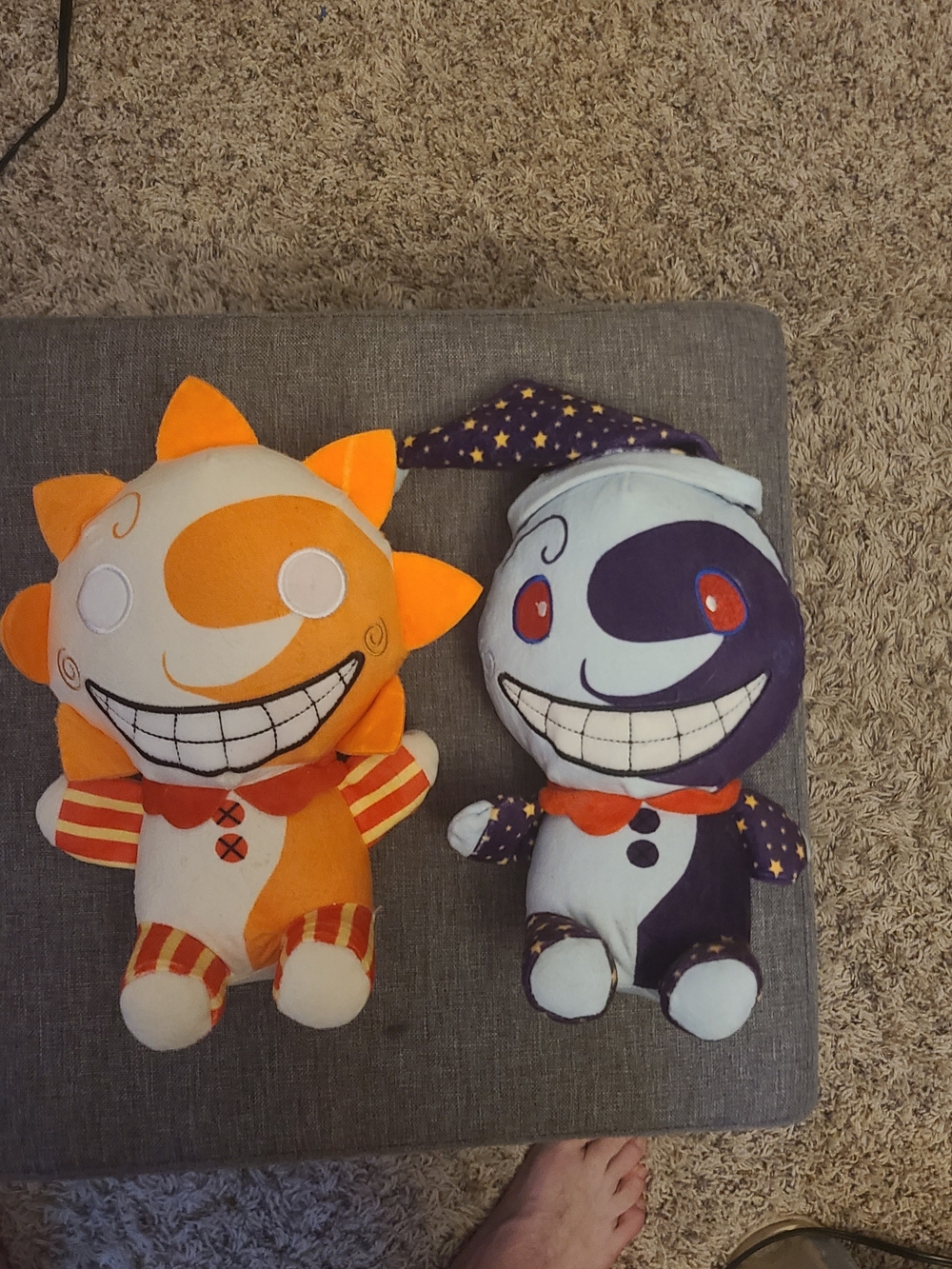 Plush Sun & Moon FNAF - Smiling Character Toy - Orange and Purple - Unofficial